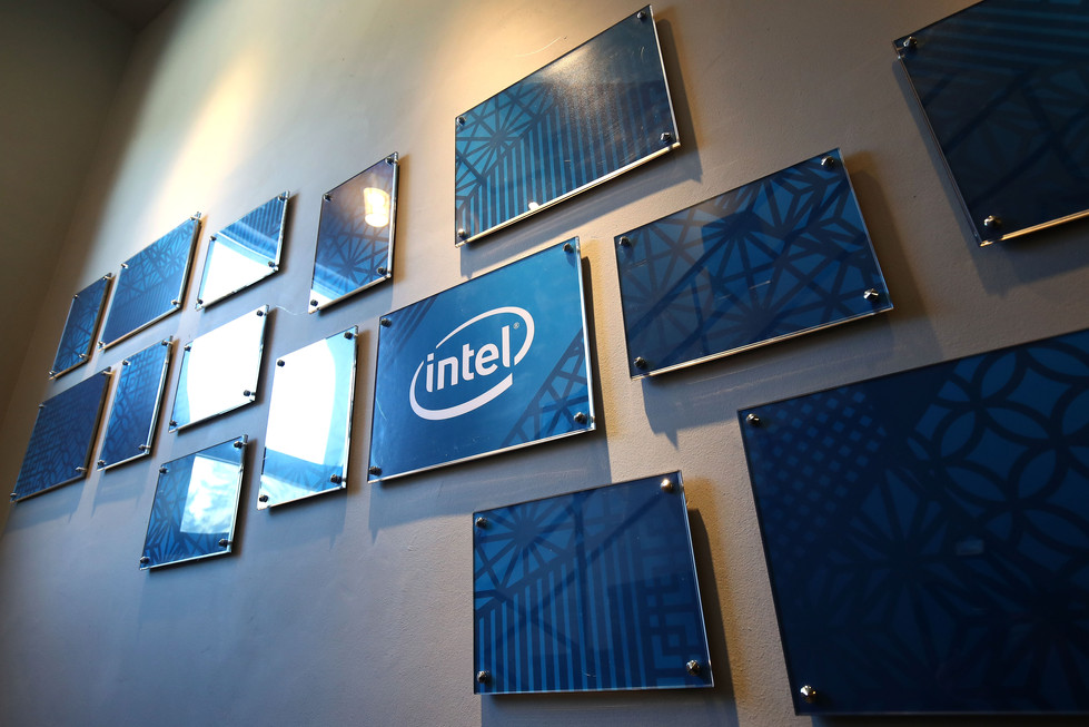 775114359CS00239_0702_Intel.JPG
