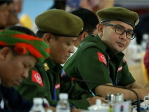 ေအေအစစ္ဦးစီးခ်ဳပ္နဲ႔ ဆက္သြယ္ေမးျမန္းခ်က္