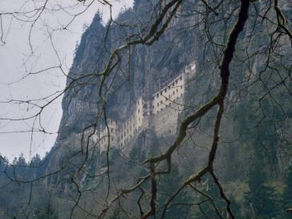 Dağların Kalbindeki Sümela'ya Yolculuk 