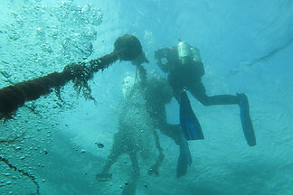 Divers preparing to descend for their PADI Deep dives