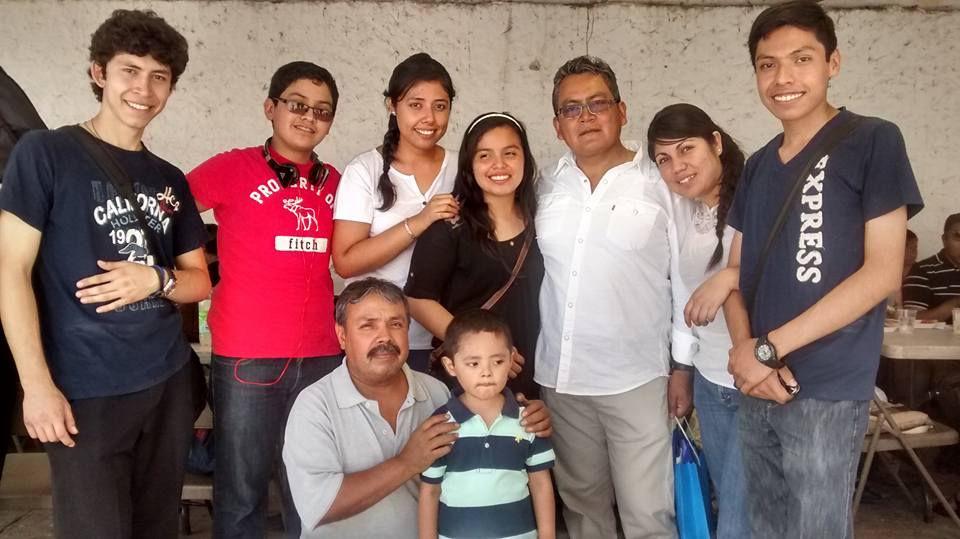 Con el Padre Virgilio.jpg