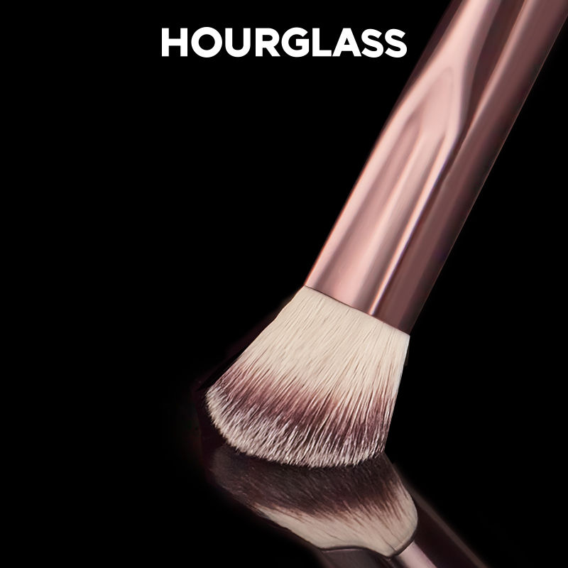 Thumbnail: Hourglass Makeup Brush
