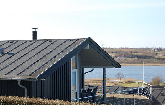 Udsigt over stranden ved et dansk sommerhus – Host My Guest