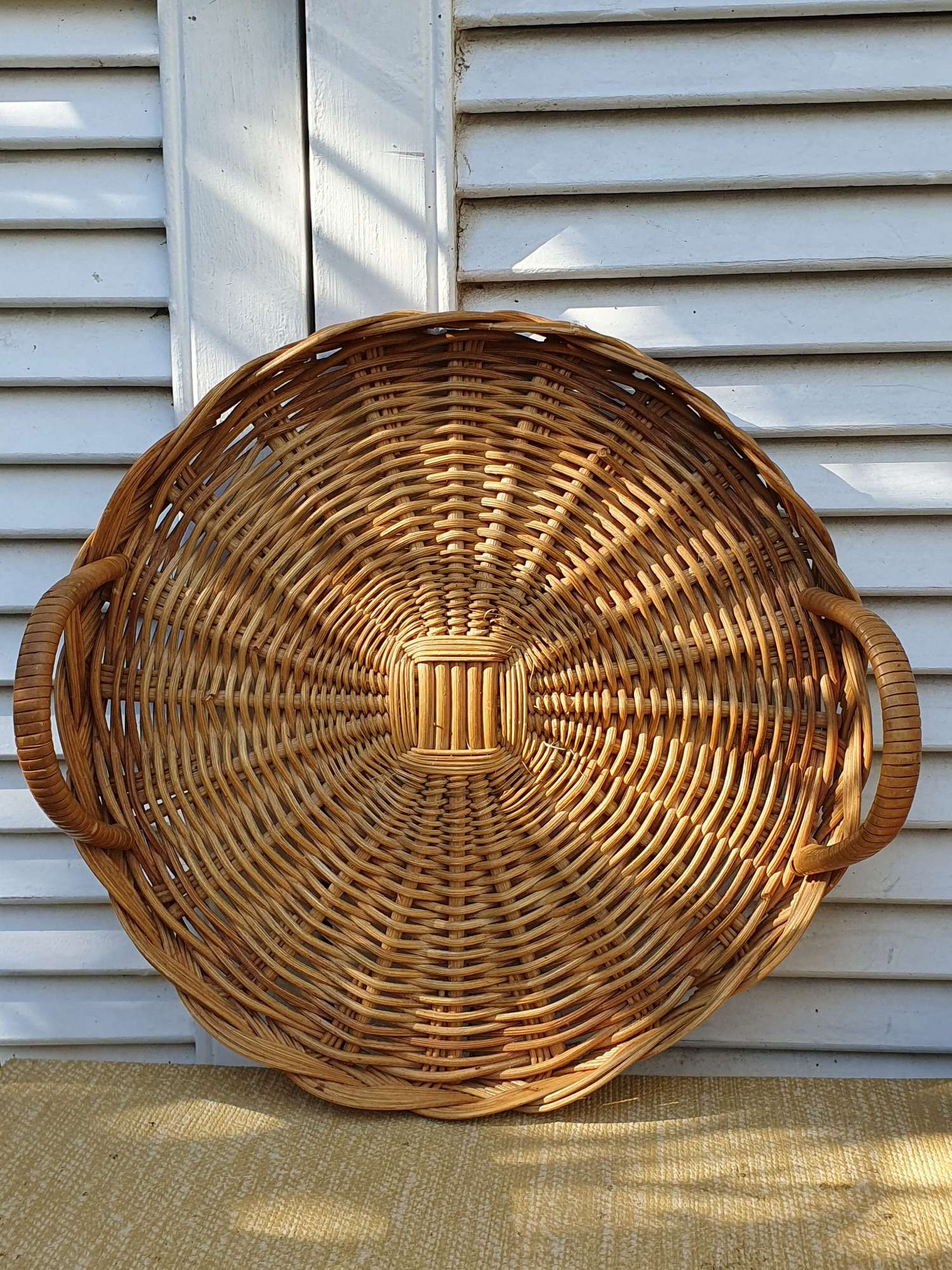 Petit Plateau en osier blond doré