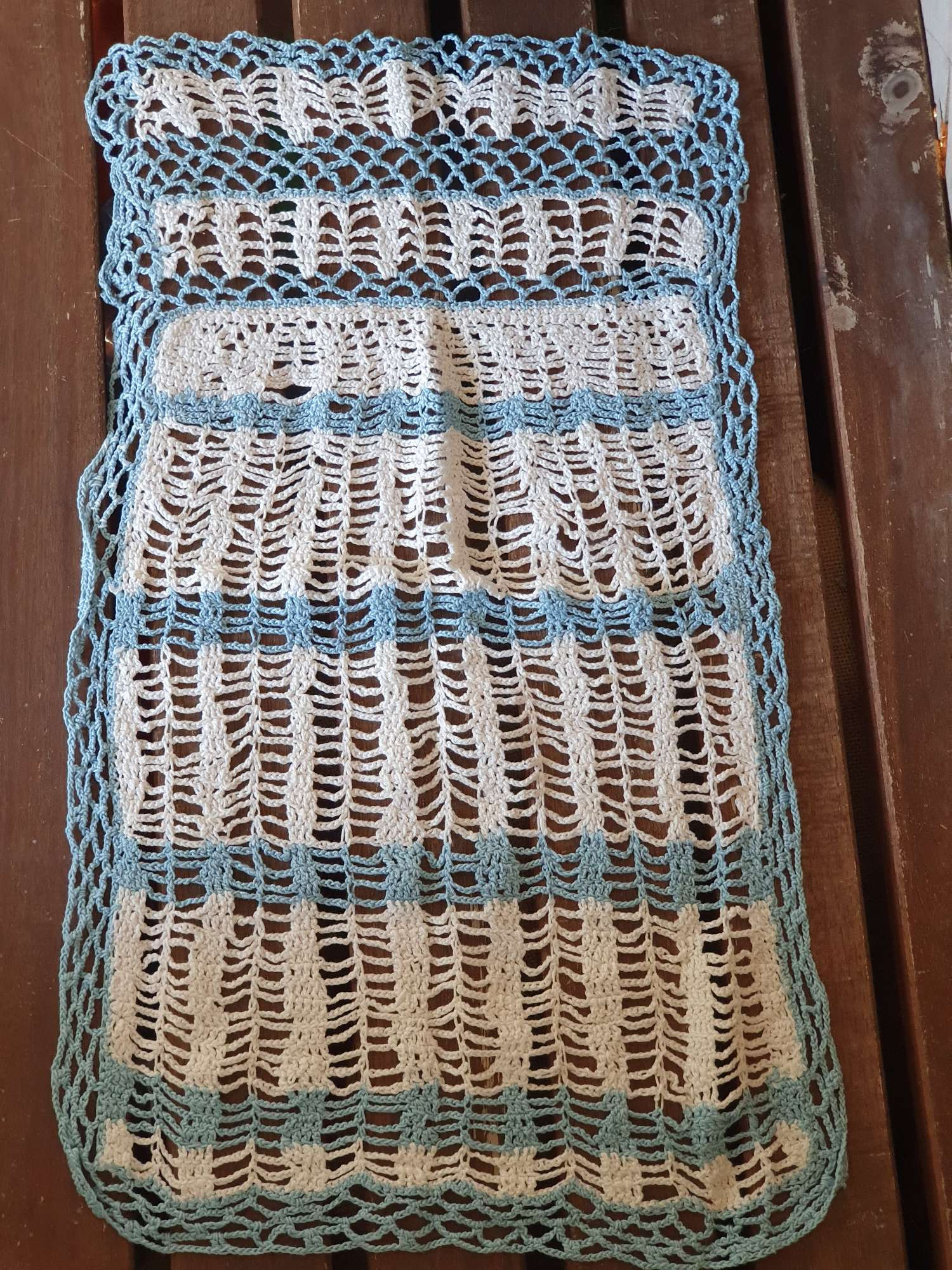 Brise-bise bleu et blanc 