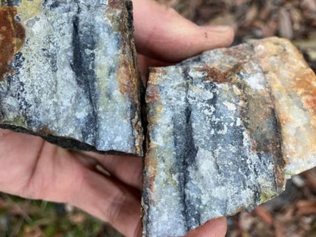 Bonanza grade gold in rock chips for Infinity Mining in northern NSW