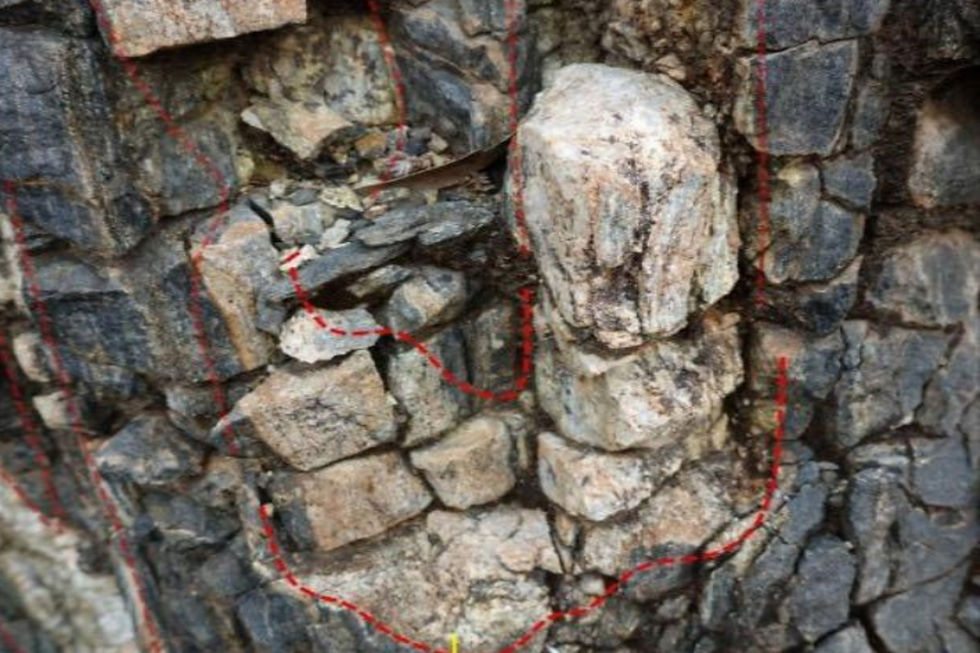 A fold closure, which is a classic structural trap for high-grade mineralisation, in the eastern wall of the old Mt Palmer pit near Southern Cross. Kula Gold owns 80 per cent of the project, along with minority joint venture partner Aurumin Limited. Credit: File
