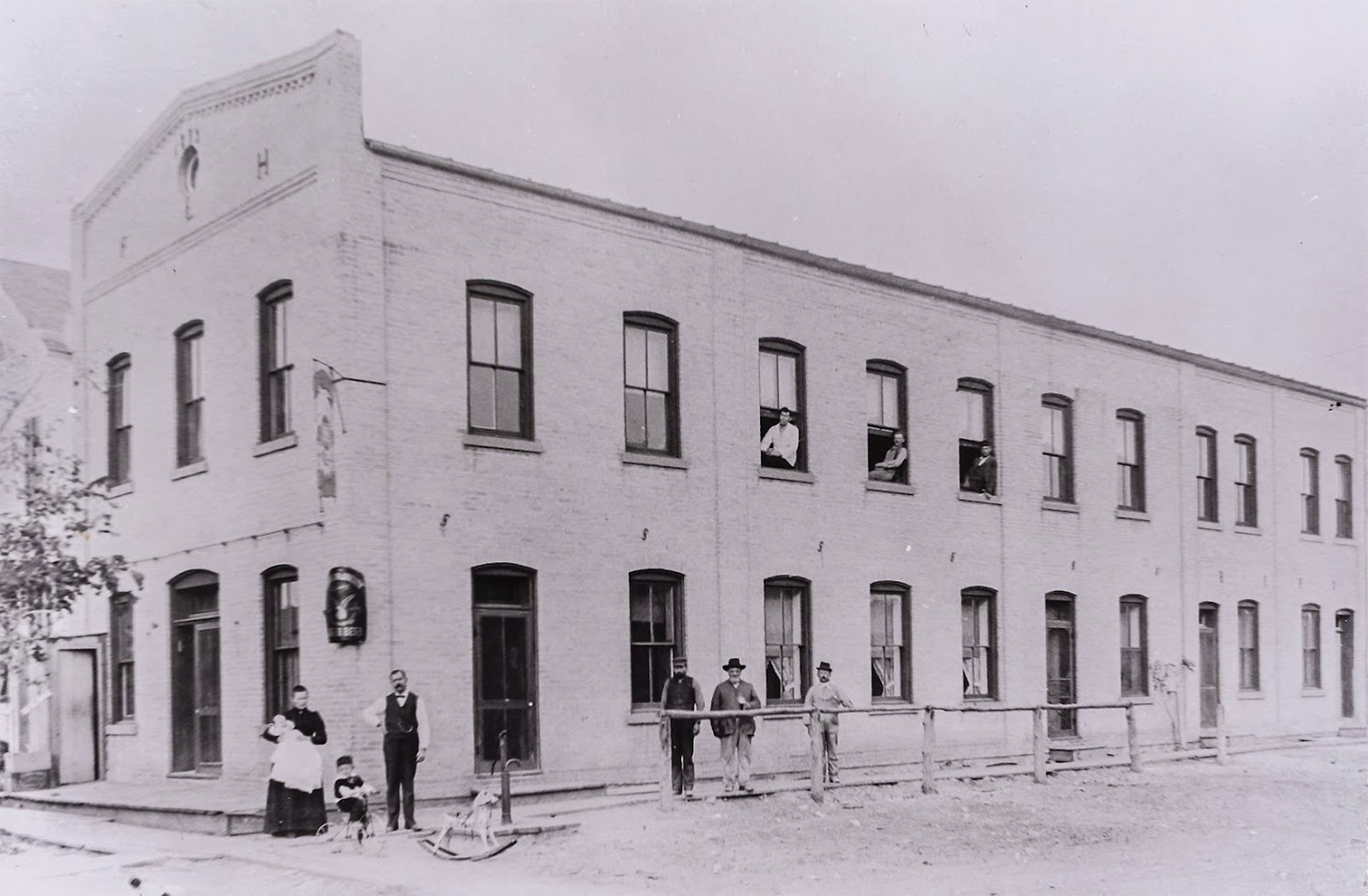 Opera House (or Elks Hotel) rebuilt in 1903 