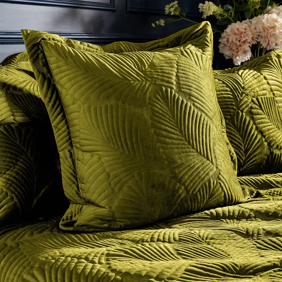 Thumbnail: Palmeria Quilted Velvet Duvet Cover Set (Moss)