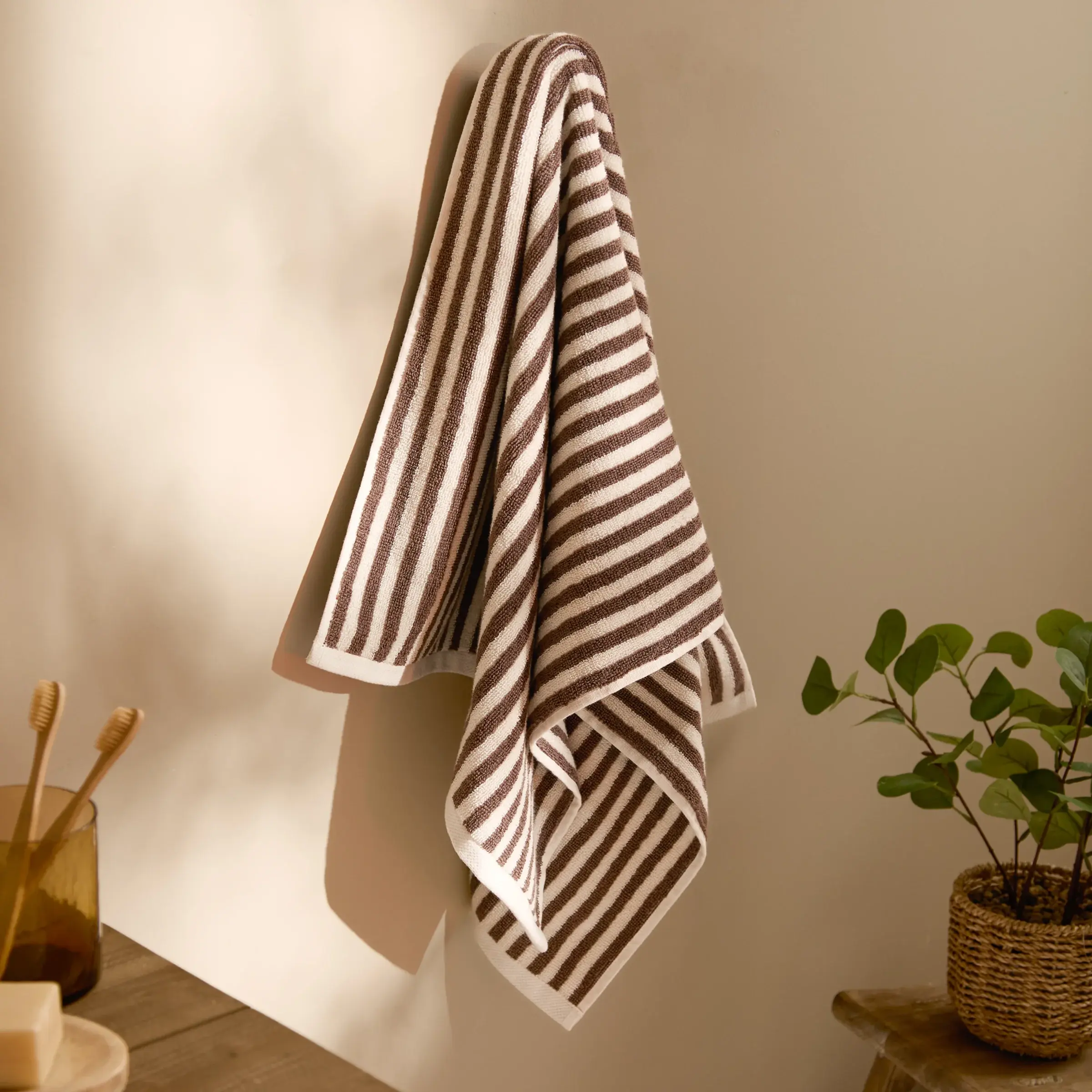 Hebden Striped Cotton Towels (Chocolate)
