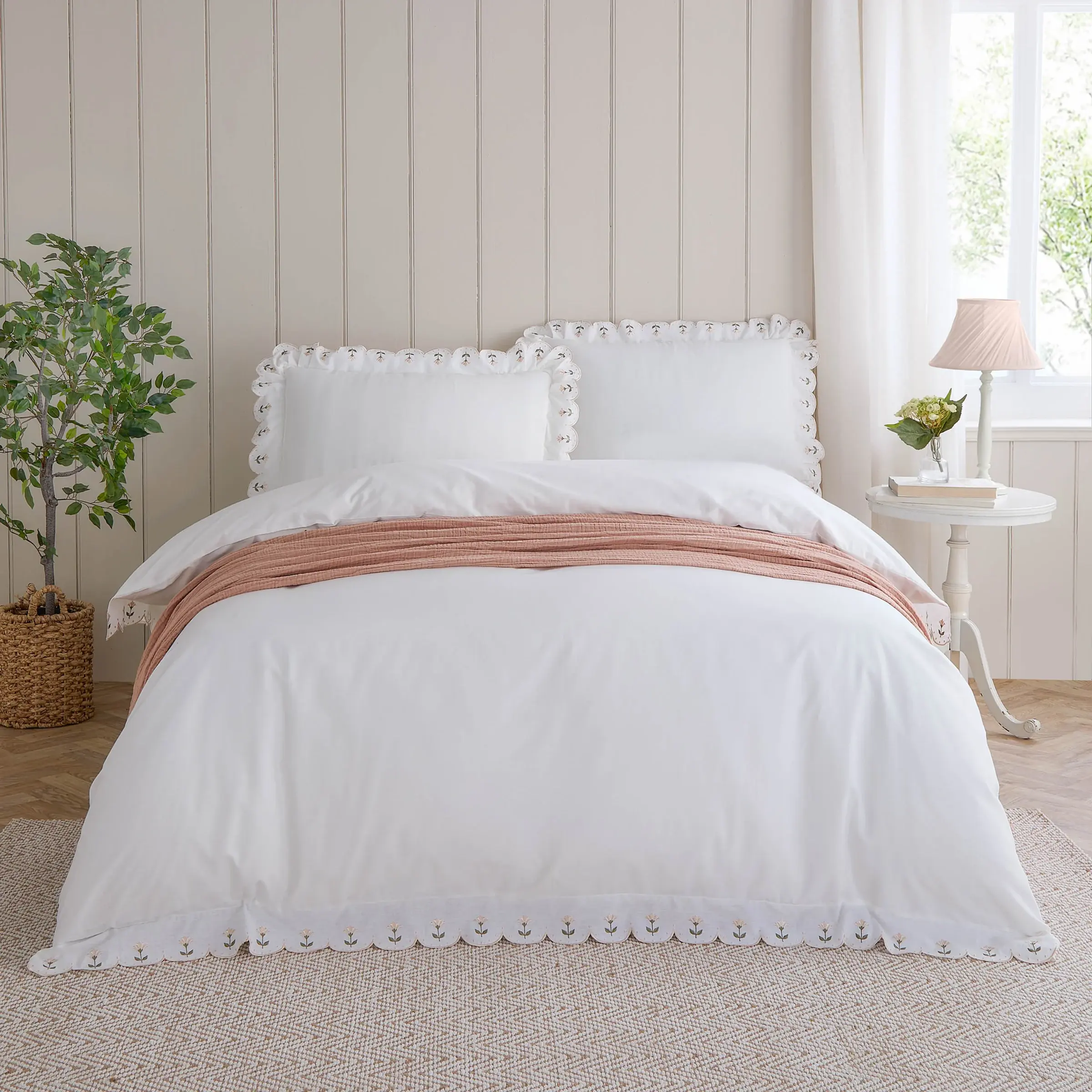 Florrie Embroidered Cotton Duvet Cover Set (Peach)