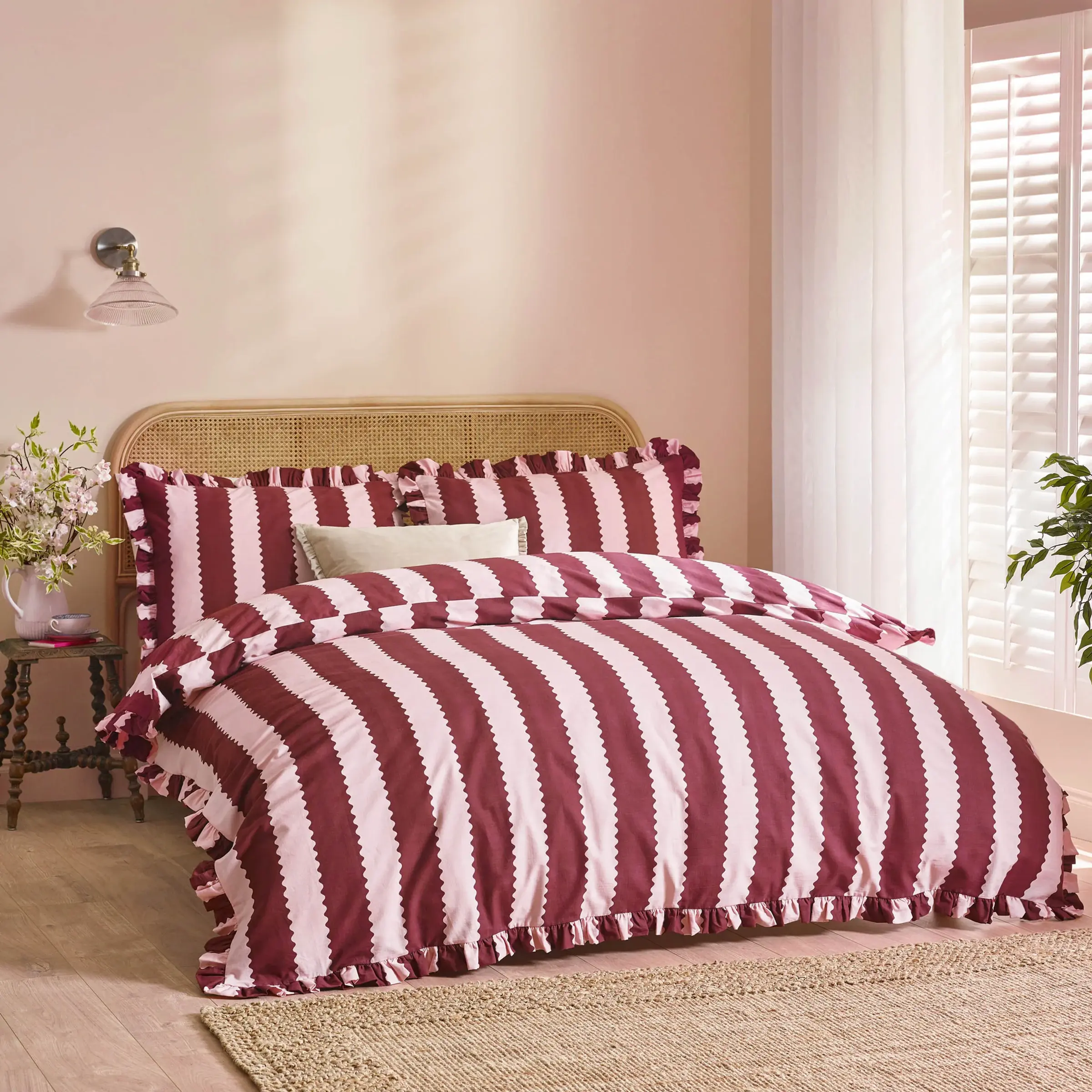 Birdie Stripe Ruffle Duvet Cover Set (Burgundy/Blossom)