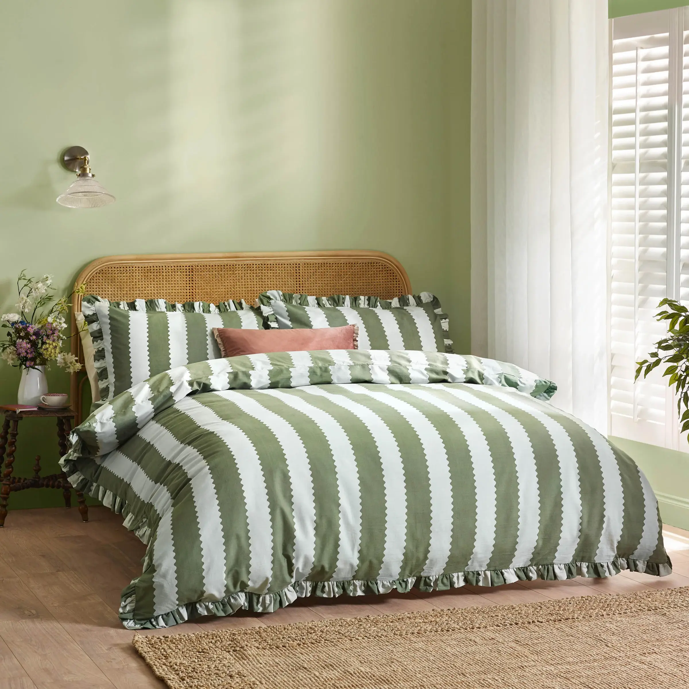 Birdie Stripe Ruffle Duvet Cover Set (Bay Green/Mist)