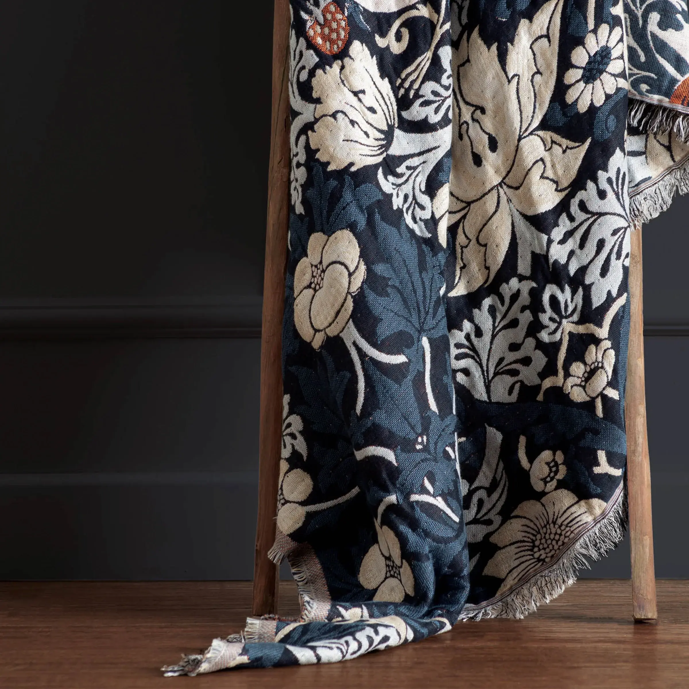 Strawberry Thief Jacquard Throw (Indigo)