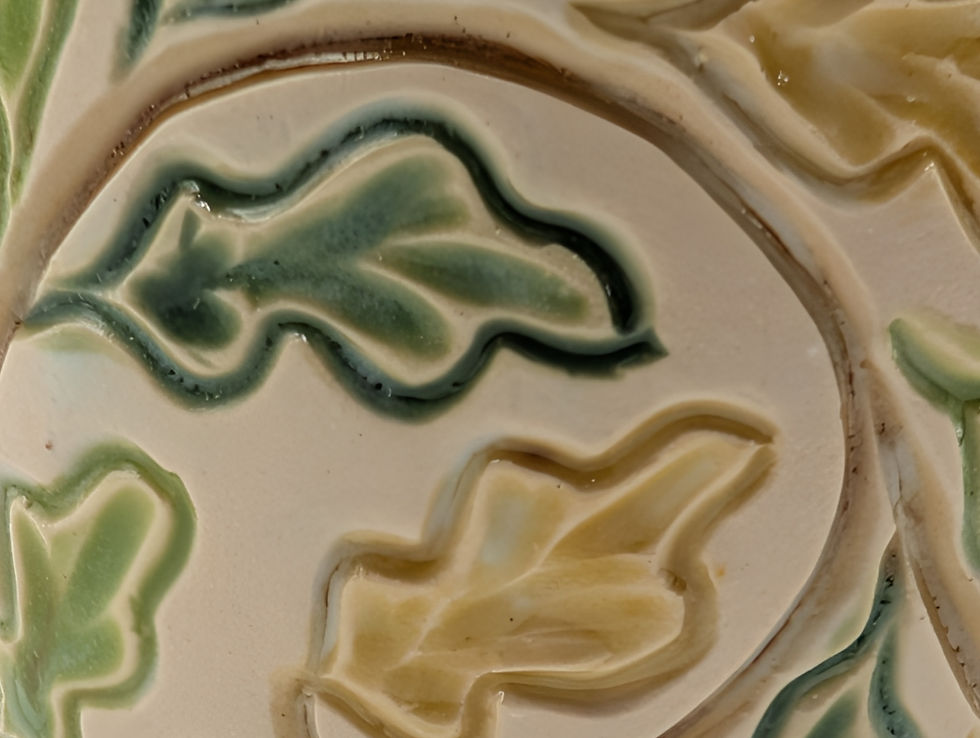 Thumbnail: Oak leaves design tumbler/pot