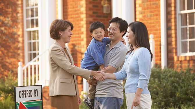 5 Reasons to Sell Your House This Summer