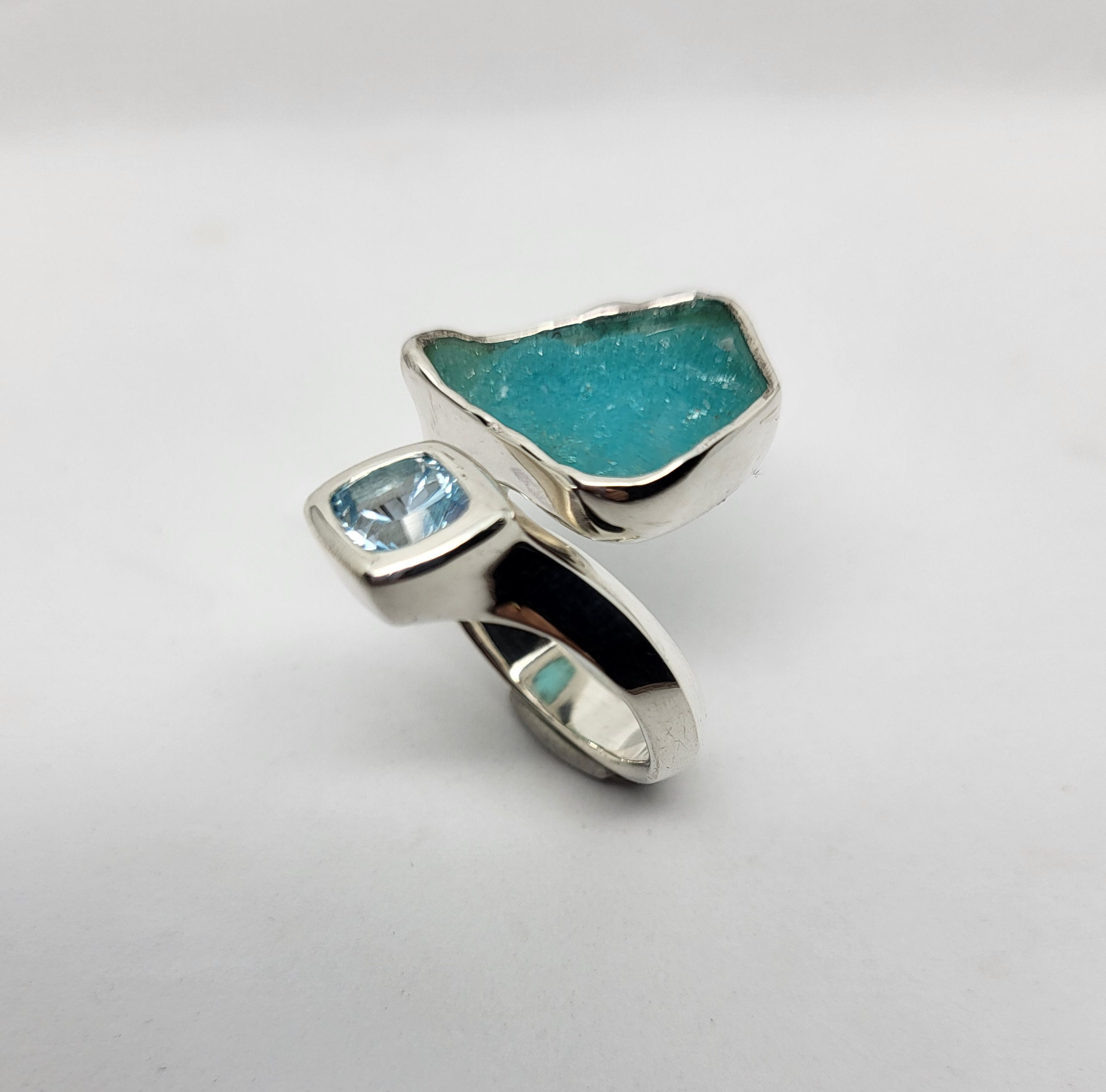 Bague hémimorphite et topaze bleue 