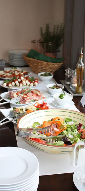 buffet-1148242_1290.jpeg