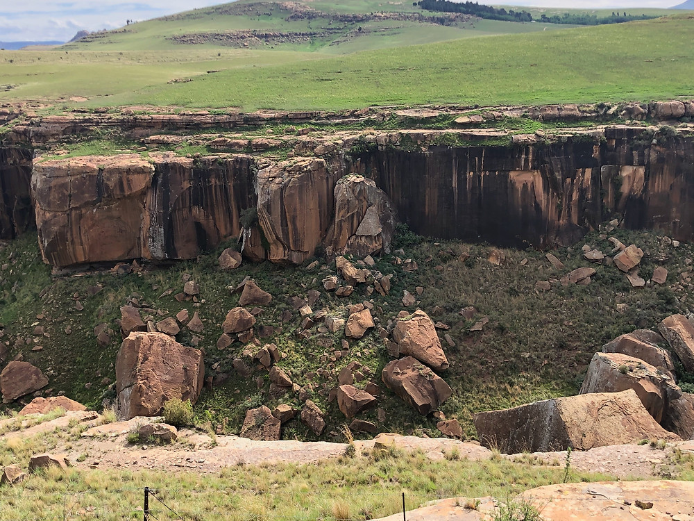 Bidstone Cottages, Apple pie, Apple crumble, custard, Barkley East, Rhodes, Eastern Cape, Eagle's crag