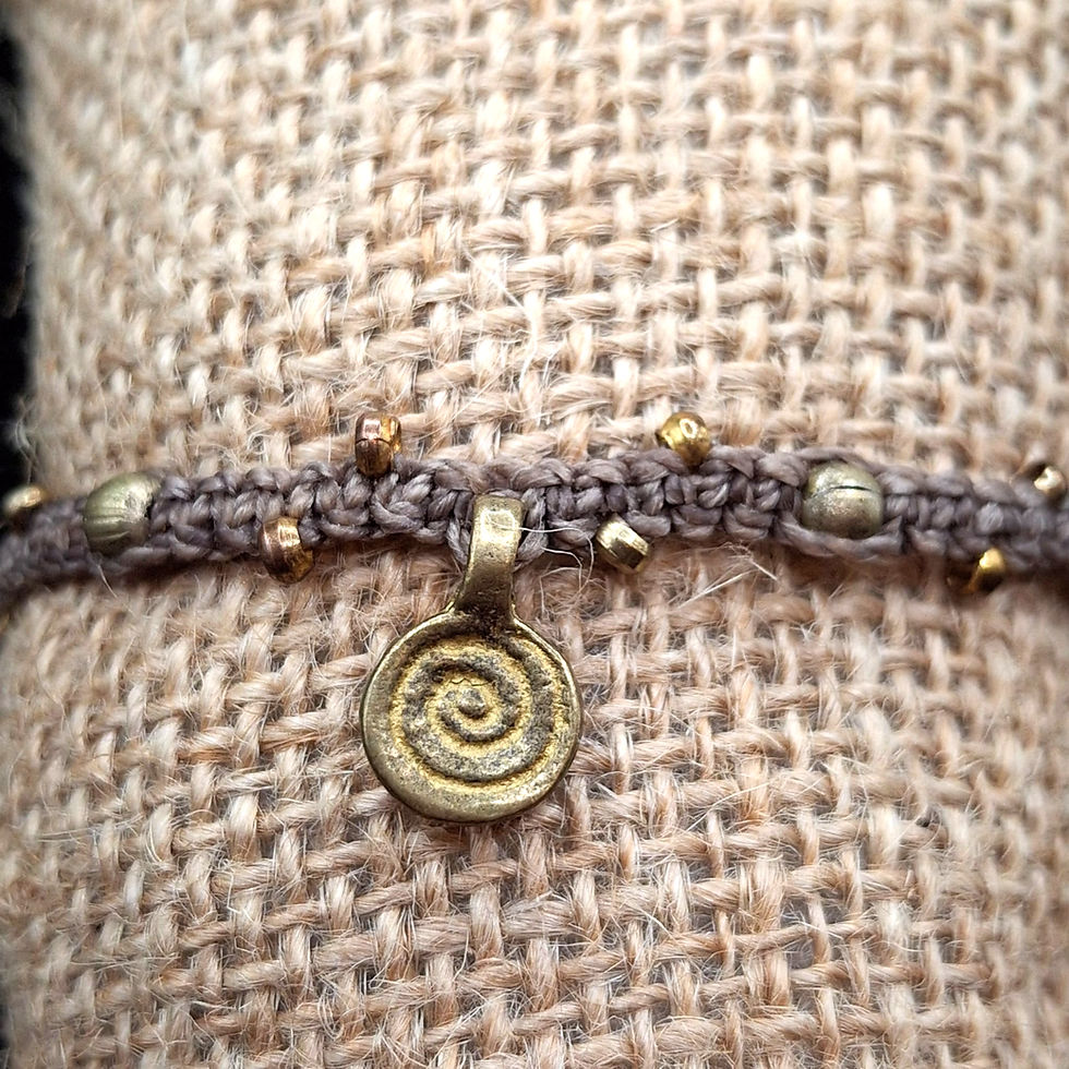 Miniatura: Bracciali sottili in macramè