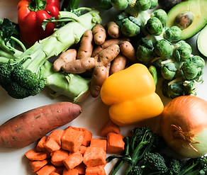 sliced%20carrots%20and%20green%20vegetab