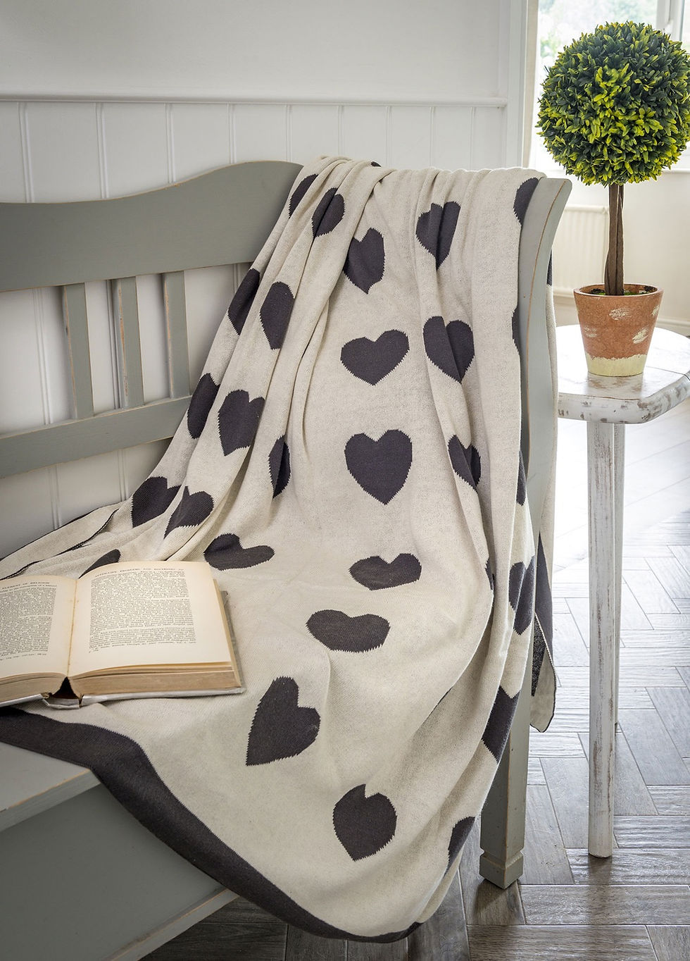 reversable ivory & grey heart throw