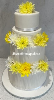 yellow flower wedding cake