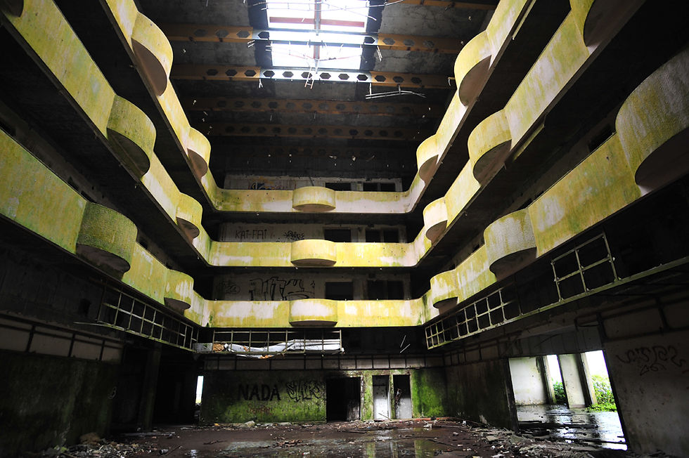 Sete Cidades - inside the abandoned Monte Palace hotel