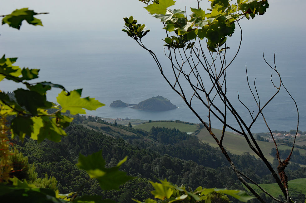 Lagoa do Fogo hike - view over Ilheu de Vila Franca