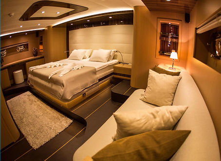 High Deluxe Yacht - Le Pietre - Master Cabin