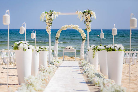 Luxury yacht wedding, Ceremony on the Beach