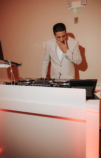 DJ Justin Dupont wedding DJ