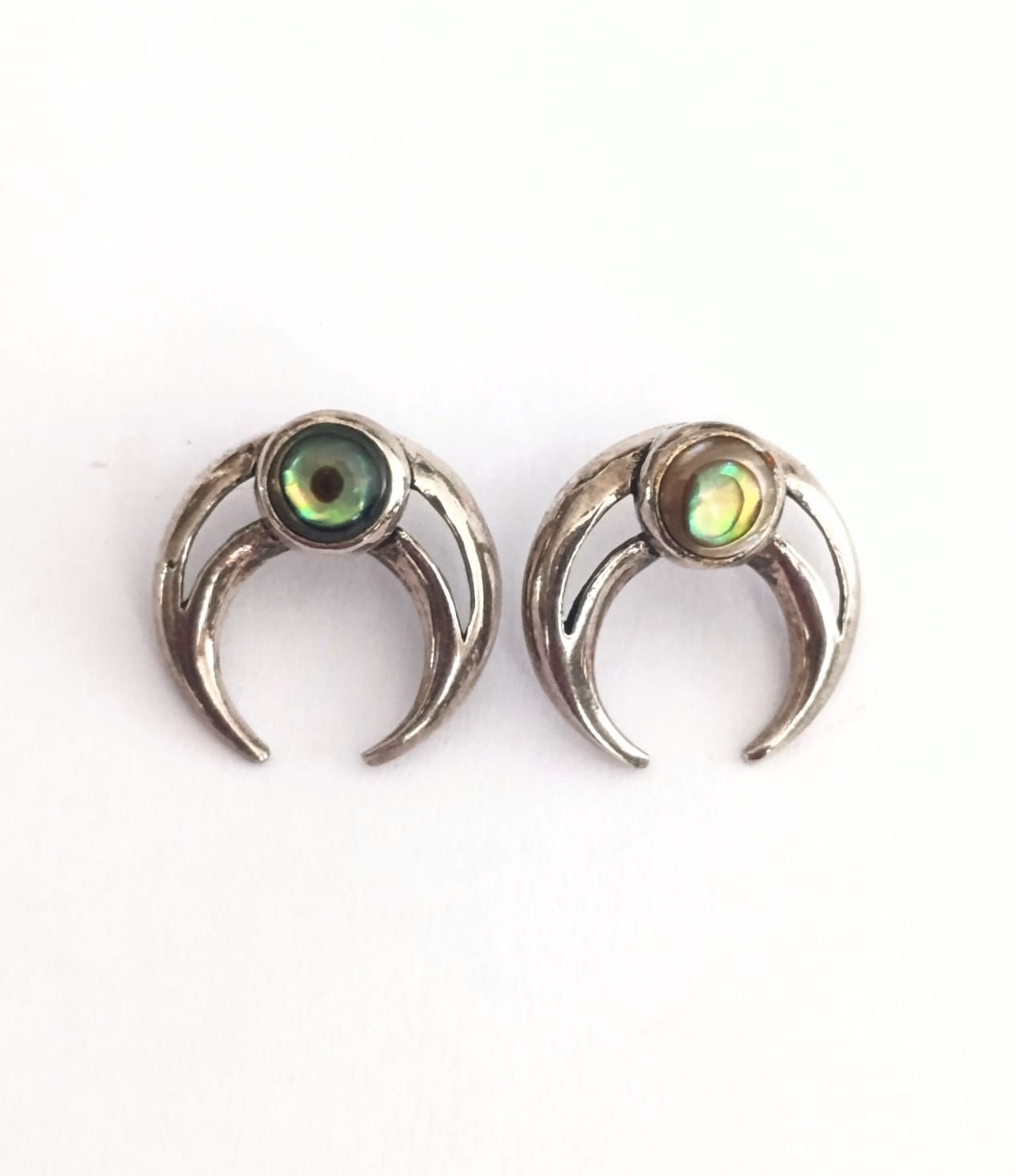 Brinco meia Lua Madrepérola