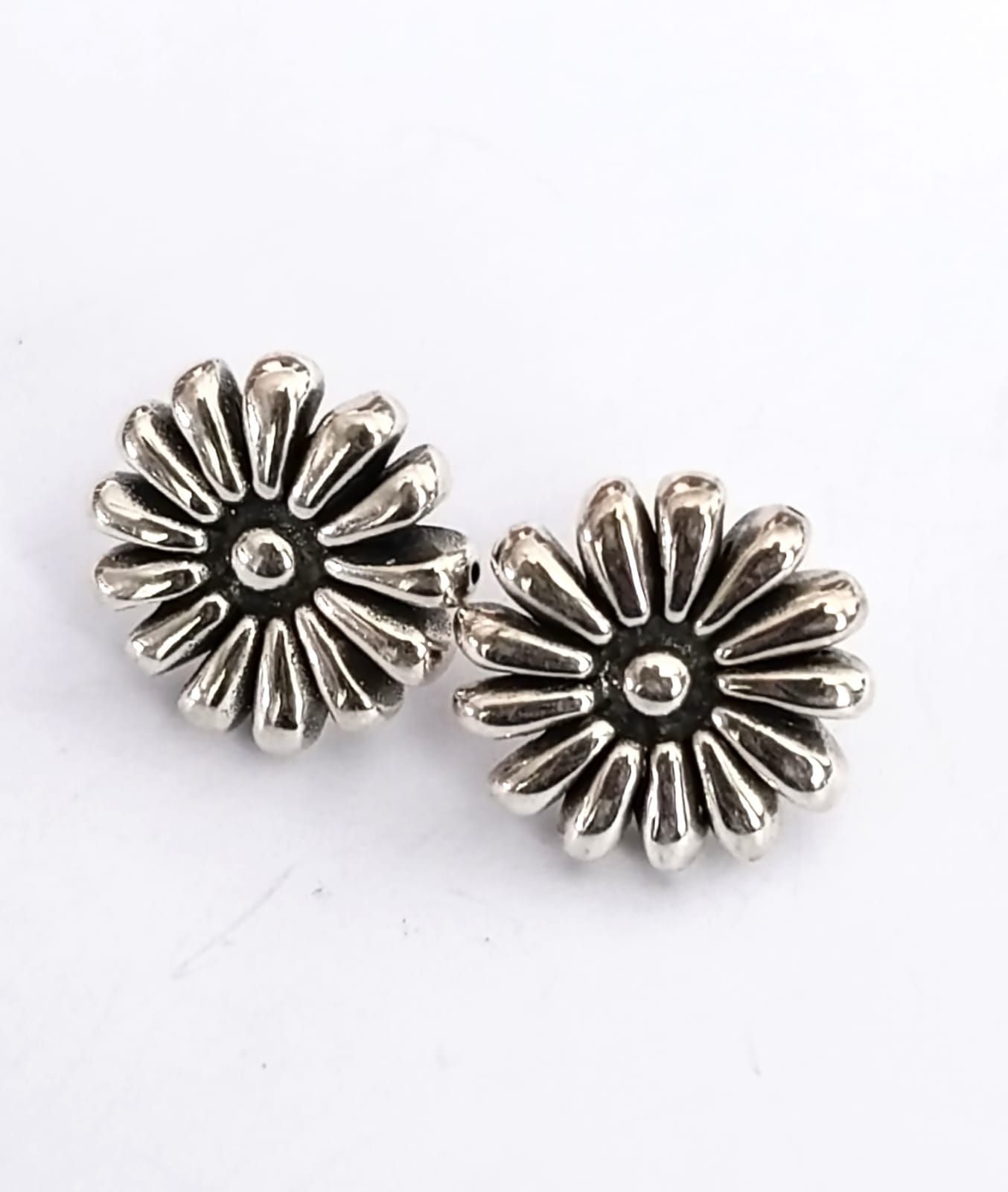 Brinco margarida em Eletro formação G