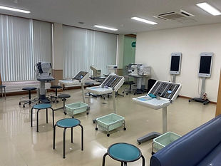 広くて清潔な視力検査室