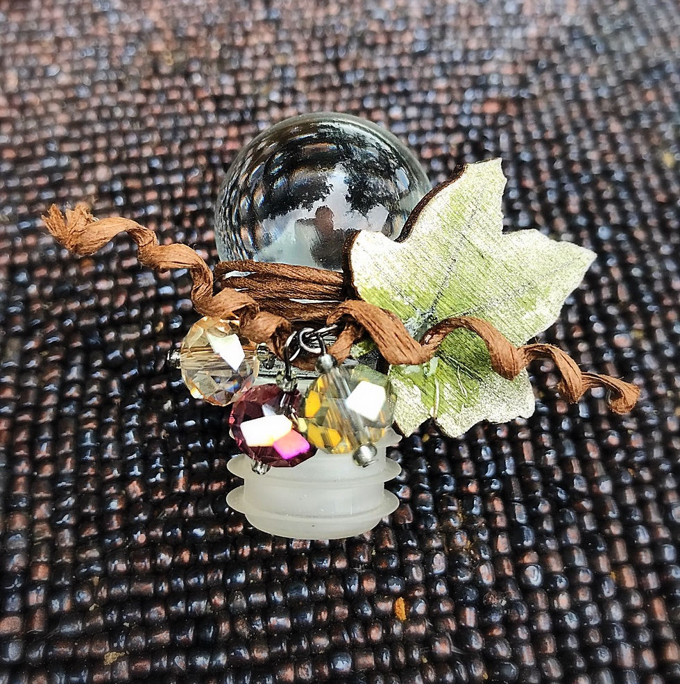 Thumbnail: Grapevine Bottle Charm & Stopper Set