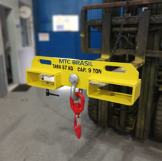 Dispositivo para empilhadeira utilizado na movimentação de diversos materiais e cargas.