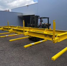 Dispositivo para empilhadeira utilizado na movimentação e transporte de chapas.
