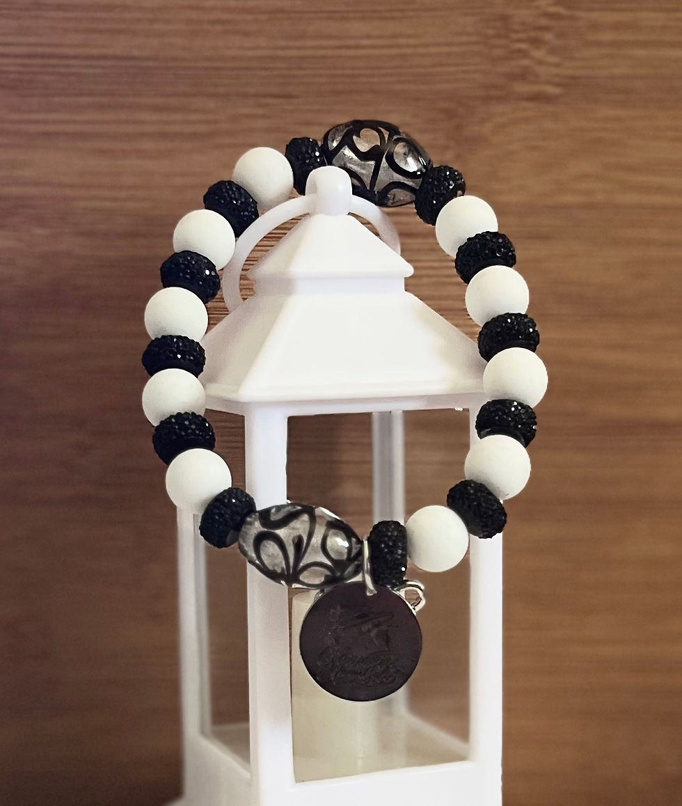 Thumbnail: Black & White Beaded Bracelet