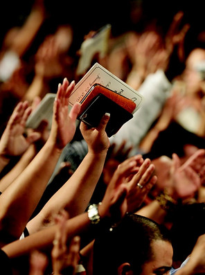 scog people praise in chruch 1.jpeg