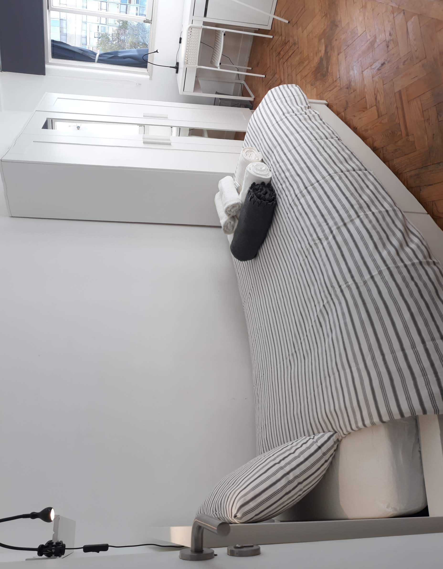 606 (1)