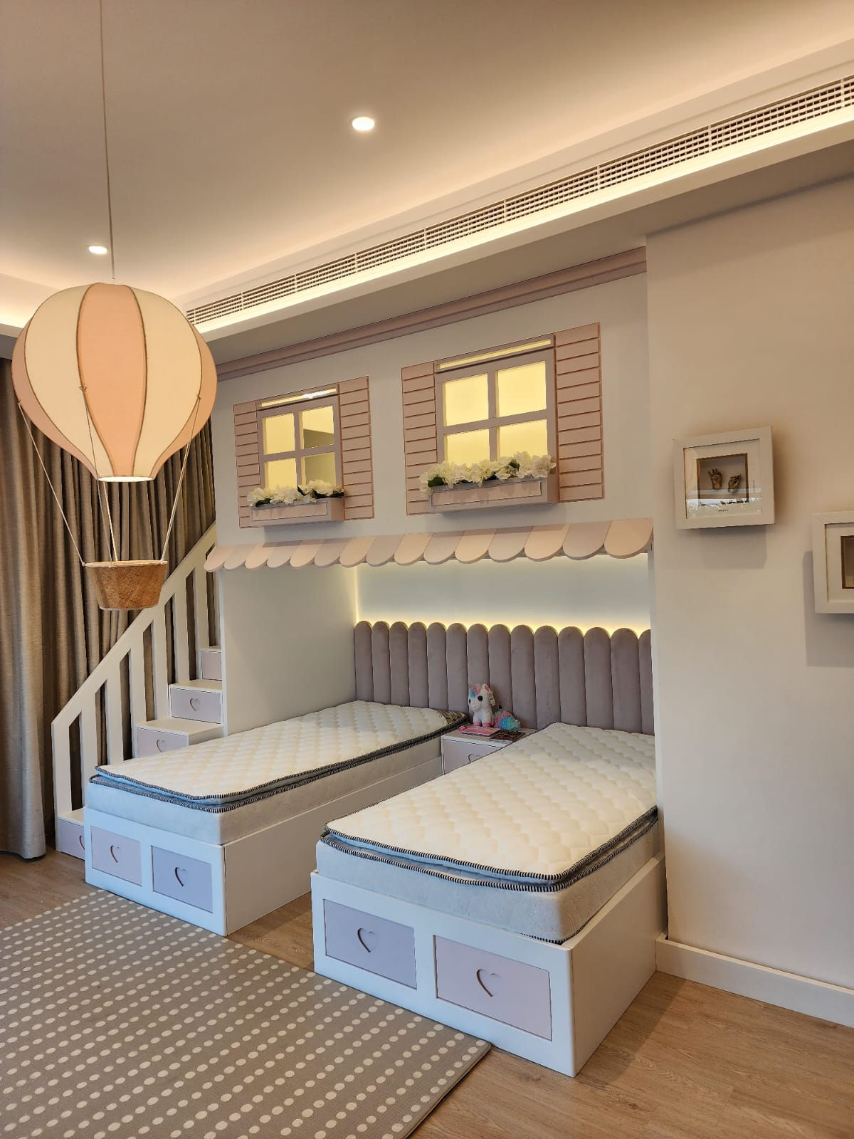 The Twin bunk bed set