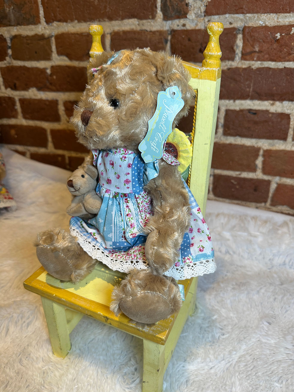 Thumbnail: Annie Bear