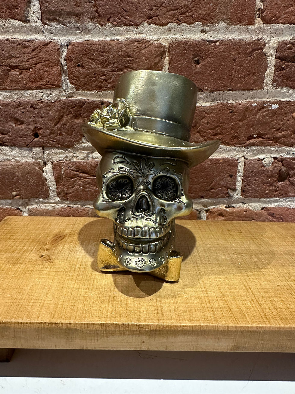Gold Skull with top hat