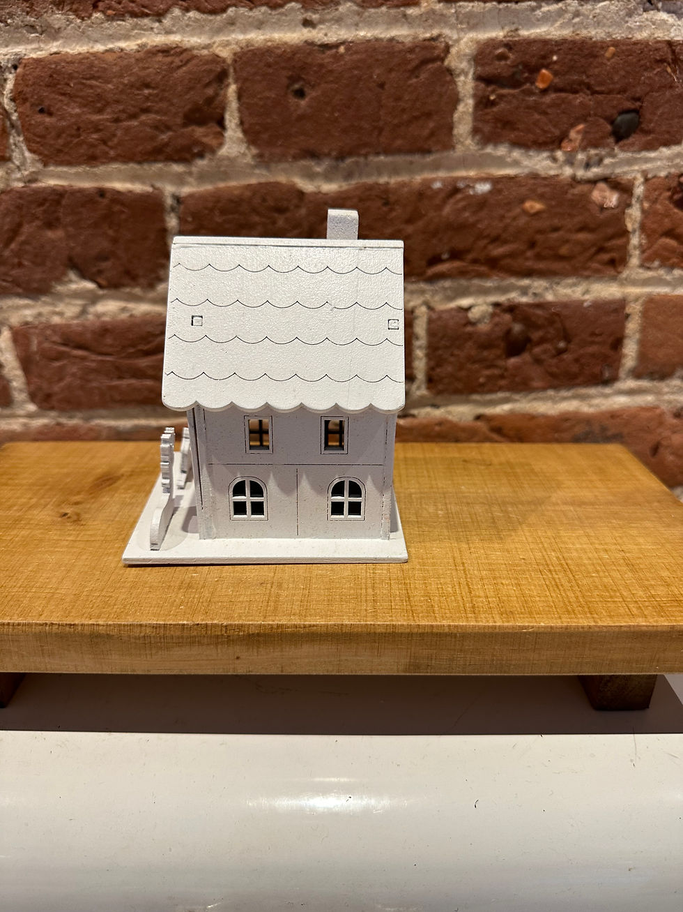 Thumbnail: White wooden clock house