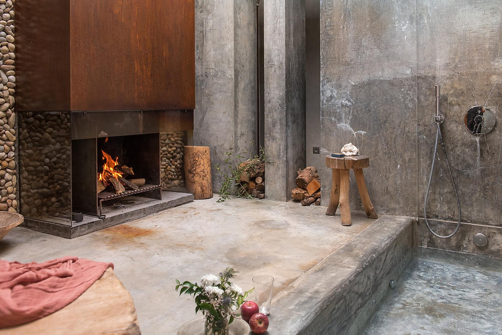 unique-stays-areias-seixo-prata-bath-fireplace.jpeg