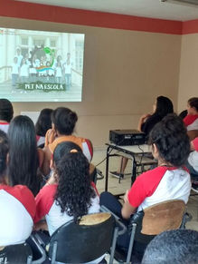 Petianos falam sobre a EAA, UFV e PET  em escolas