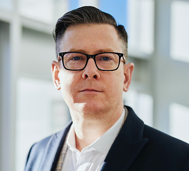 linkedin-sales-solutions-pAtA8xe_iVM-unsplash.jpg