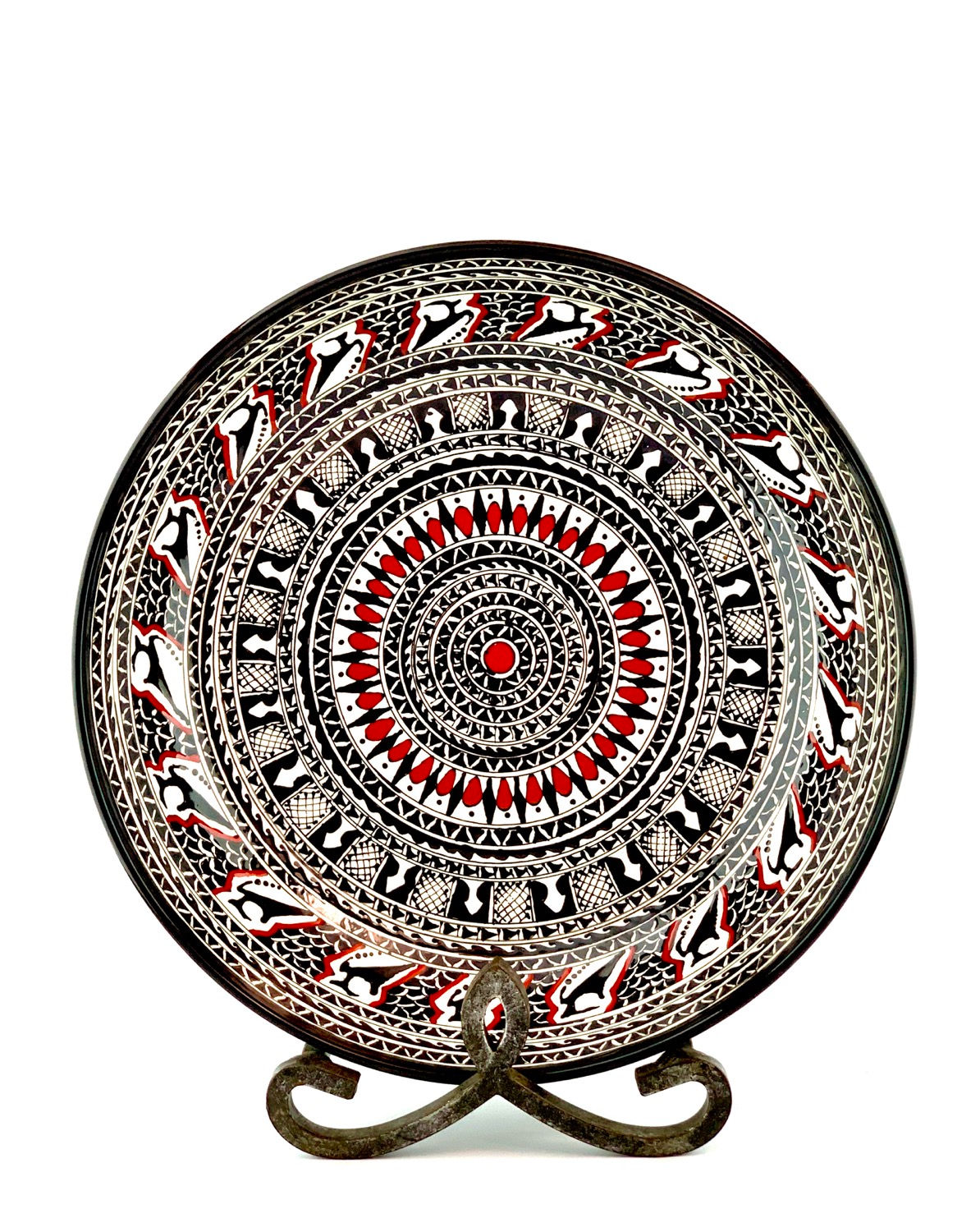 Hand-painted ceramic bowl in black-and-white hysterical style