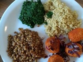 Quinoa met spinazie en linzen
